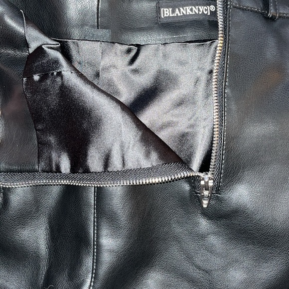 NWT BlankNYC Faux Leather Shorts Size 29 - Black - Picture 6 of 6